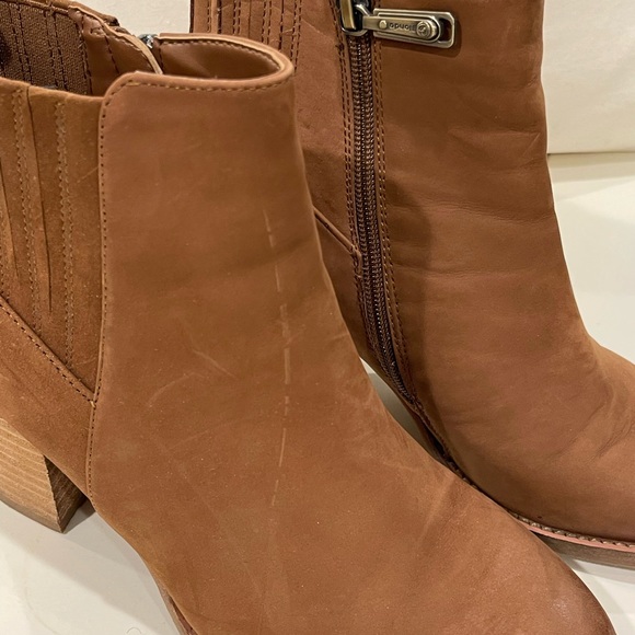 Blondo Women’s Waterproof Ankle Boot - Picture 12 of 15